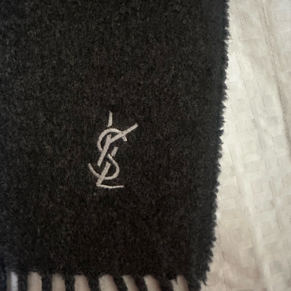 Yves Saint Laurent Gray Scarf with Fringed Ends - Picture 3 of 6